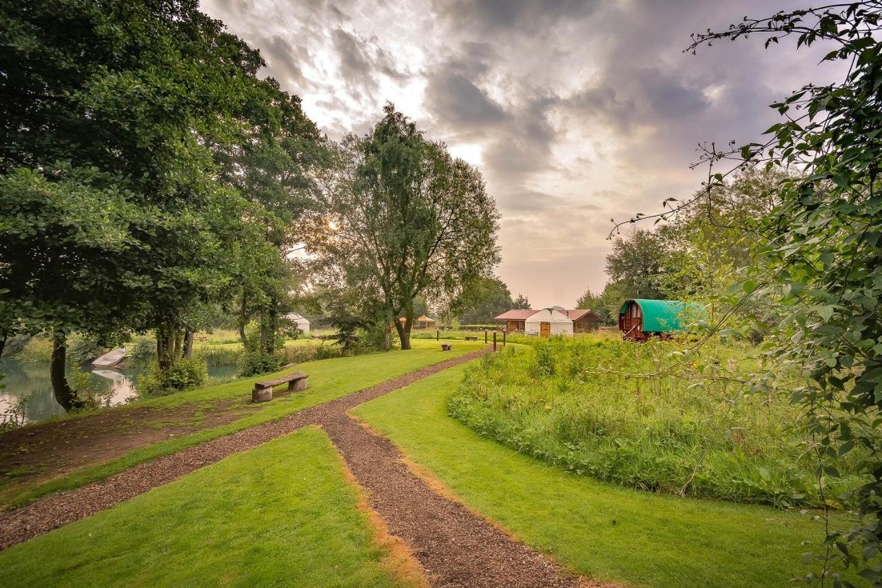 Acorn Glade Glamping *